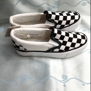 Mudd slip on shoes for kid